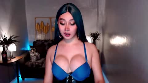 Snapshot of ms_lhaydeebunny chatting on March 7, 2025, 5:38 pm Evon online show from March 7, 2025, 5:38 pm