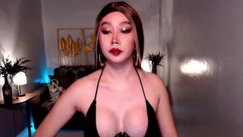 Snapshot of ms_lhaydeebunny chatting on March 7, 2025, 8:44 pm Evon online show from March 7, 2025, 8:44 pm