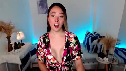 Snapshot of ms_lhaydeebunny chatting on December 23, 2025, 1:14 am Evon online show from December 23, 2025, 1:14 am