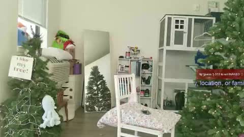 Snapshot of ms_mochii chatting on December 18, 2025, 3:29 pm R o r i SnapChat heyroriv2 wednesday - sunday Noon oclock mountain - 5pm mountain online show from December 18, 2025, 3:29 pm