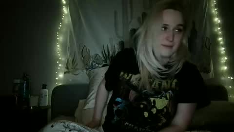 Snapshot of msclairewhatever chatting on November 21, 2025, 10:58 am msclairewhatever online show from November 21, 2025, 10:58 am