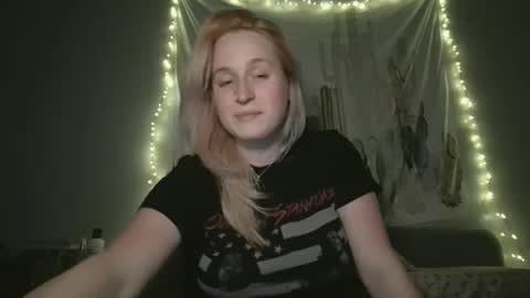 Snapshot of msclairewhatever chatting on December 1, 2025, 7:35 am msclairewhatever online show from December 1, 2025, 7:35 am