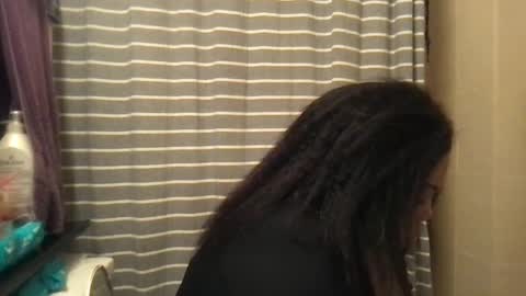 Snapshot of msjonemillion chatting on January 22, 2025, 2:04 am Chocolate Candy Stick online show from January 22, 2025, 2:04 am