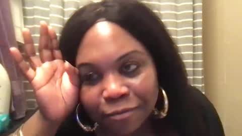 Snapshot of msjonemillion chatting on January 25, 2025, 11:11 pm Chocolate Candy Stick online show from January 25, 2025, 11:11 pm