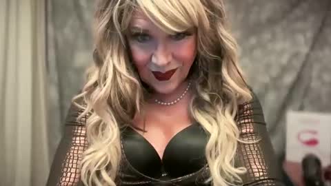 Snapshot of mskarentoy chatting on October 17, 2025, 11:18 pm mskarentoy online show from October 17, 2025, 11:18 pm