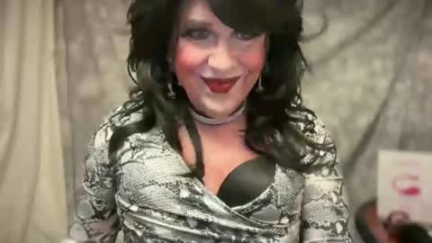 Snapshot of mskarentoy chatting on November 28, 2025, 10:45 pm mskarentoy online show from November 28, 2025, 10:45 pm