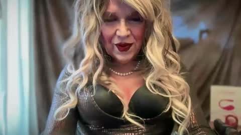 Snapshot of mskarentoy chatting on January 31, 2026, 9:35 pm mskarentoy online show from January 31, 2026, 9:35 pm