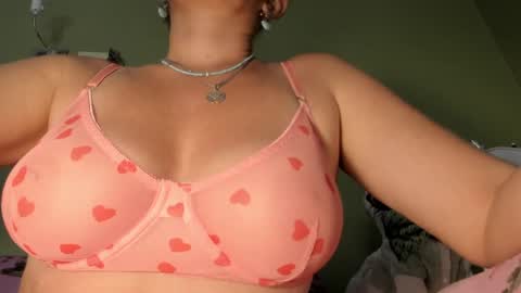 Snapshot of mspurrfectlove chatting on February 3, 2025, 6:17 pm MsPurrfectLove online show from February 3, 2025, 6:17 pm