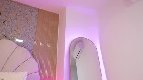 Manuela  online show from November 14, 2025, 3:16 am