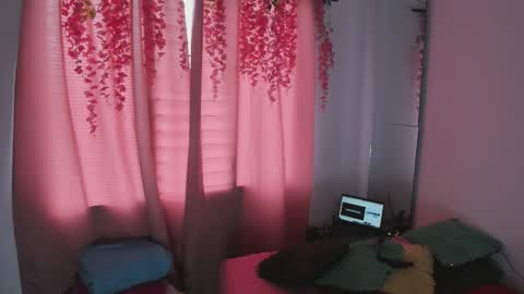 Snapshot of msschloee chatting on November 9, 2025, 7:23 pm Chloe new account online show from November 9, 2025, 7:23 pm