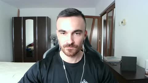 Snapshot of mu5clemania chatting on October 14, 2025, 11:44 am Victor online show from October 14, 2025, 11:44 am