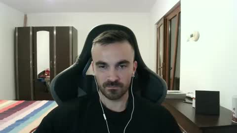 Snapshot of mu5clemania chatting on October 15, 2025, 5:13 pm Victor online show from October 15, 2025, 5:13 pm