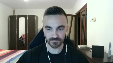 Snapshot of mu5clemania chatting on November 18, 2025, 5:28 pm Victor online show from November 18, 2025, 5:28 pm