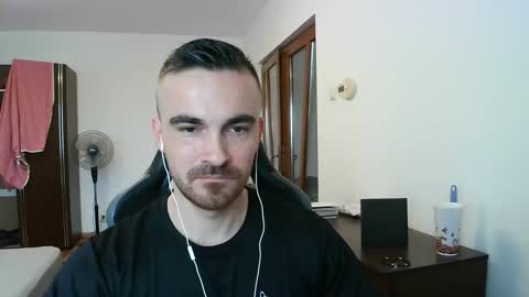 Snapshot of mu5clemania chatting on November 29, 2025, 8:50 am Victor online show from November 29, 2025, 8:50 am