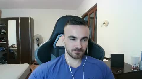 Snapshot of mu5clemania chatting on November 30, 2025, 10:41 am Victor online show from November 30, 2025, 10:41 am