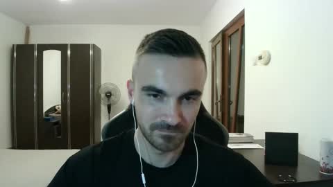 Snapshot of mu5clemania chatting on December 13, 2025, 7:53 pm Victor online show from December 13, 2025, 7:53 pm