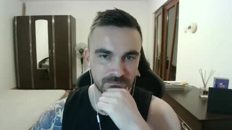 Snapshot of mu5clemania chatting on May 6, 2026, 6:24 pm Victor online show from May 6, 2026, 6:24 pm