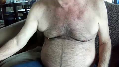 Snapshot of muff3ater chatting on December 20, 2025, 9:00 pm muff3ater online show from December 20, 2025, 9:00 pm