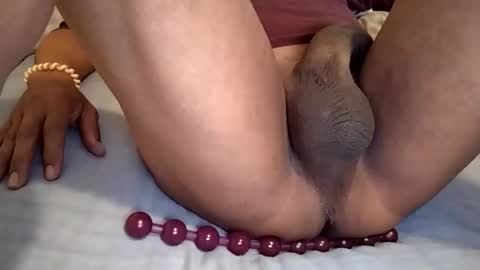 Laly online show from November 21, 2025, 9:19 am