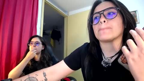 Snapshot of multiorgasmic_6 chatting on September 30, 2025, 2:16 am Dani and Alex online show from September 30, 2025, 2:16 am