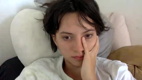 Snapshot of munchi_ chatting on January 7, 2025, 1:57 pm   online show from January 7, 2025, 1:57 pm