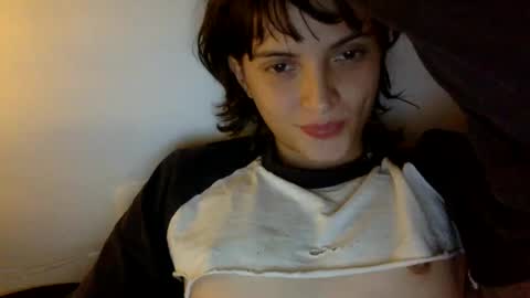 Snapshot of munchi_ chatting on February 18, 2025, 11:19 pm   online show from February 18, 2025, 11:19 pm