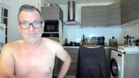 Snapshot of munishpunish chatting on November 30, 2025, 8:51 am LOVELY JULIA Peter DAY online show from November 30, 2025, 8:51 am