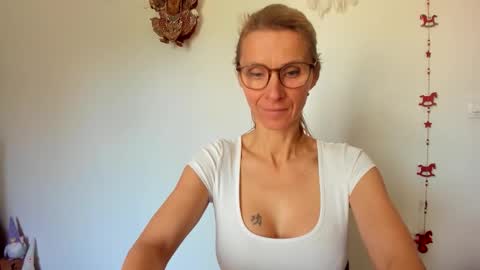 Snapshot of munishpunish chatting on March 23, 2026, 9:02 am LOVELY JULIA Peter DAY online show from March 23, 2026, 9:02 am