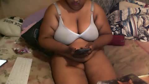 Snapshot of munniegalz1 chatting on February 6, 2026, 6:44 pm your angel online show from February 6, 2026, 6:44 pm