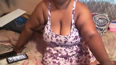 Snapshot of munniegalz1 chatting on February 16, 2026, 11:50 am your angel online show from February 16, 2026, 11:50 am