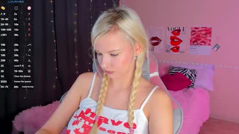 Sasha online show from December 14, 2025, 3:17 pm