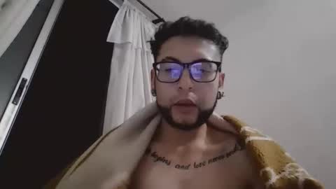 Snapshot of murphy585931 chatting on December 22, 2025, 5:37 am murphy585931 online show from December 22, 2025, 5:37 am