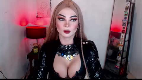 Snapshot of murphy_bitches chatting on November 16, 2025, 7:08 pm MURPHY online show from November 16, 2025, 7:08 pm