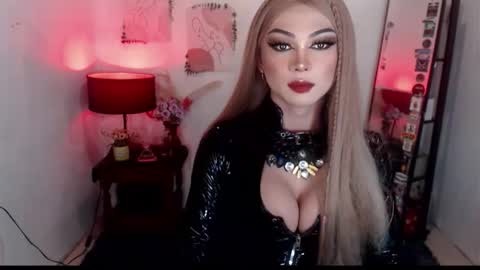 Snapshot of murphy_bitches chatting on November 17, 2025, 7:41 pm MURPHY online show from November 17, 2025, 7:41 pm