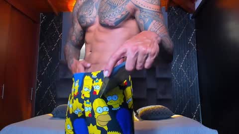 Snapshot of muscle_man19 chatting on December 12, 2024, 12:38 am Nick online show from December 12, 2024, 12:38 am