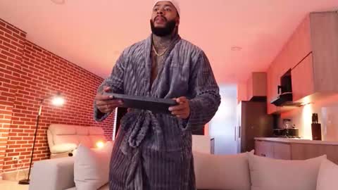 Snapshot of muscle_man19 chatting on October 7, 2025, 11:07 am Nick online show from October 7, 2025, 11:07 am