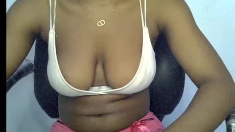 Snapshot of muscle_queen0 chatting on January 19, 2026, 11:25 am muscle_queen0 online show from January 19, 2026, 11:25 am