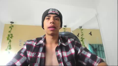 muscle scott online show from October 21, 2025, 12:17 pm