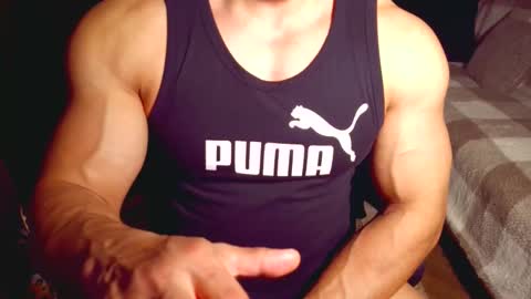 Snapshot of musclebredon chatting on December 21, 2025, 7:21 pm BRENDON online show from December 21, 2025, 7:21 pm