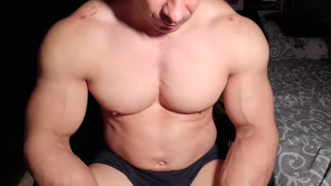 Snapshot of musclebredon chatting on January 14, 2026, 8:47 pm BRENDON online show from January 14, 2026, 8:47 pm