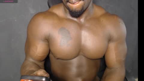 Snapshot of musclegodsammy23 chatting on December 6, 2024, 1:29 am musclegod23 online show from December 6, 2024, 1:29 am