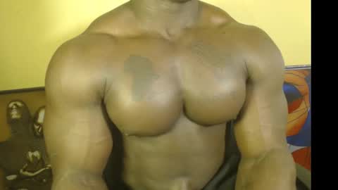 Snapshot of musclegodsammy23 chatting on March 6, 2025, 2:41 am musclegod23 online show from March 6, 2025, 2:41 am