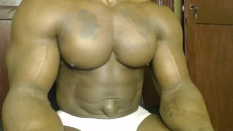 Snapshot of musclegodsammy23 chatting on September 23, 2025, 2:14 am musclegod23 online show from September 23, 2025, 2:14 am