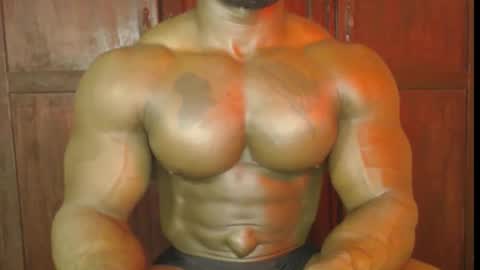 Snapshot of musclegodsammy23 chatting on October 22, 2025, 12:33 am musclegod23 online show from October 22, 2025, 12:33 am