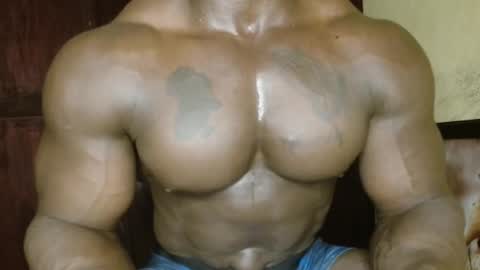 Snapshot of musclegodsammy23 chatting on February 17, 2026, 2:46 pm musclegod23 online show from February 17, 2026, 2:46 pm