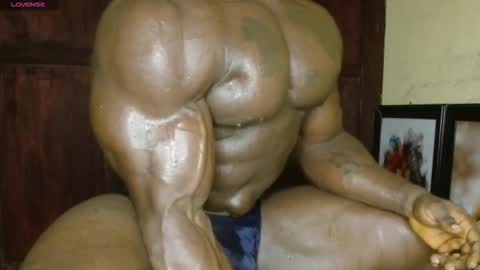 Snapshot of musclegodsammy23 chatting on February 18, 2026, 2:46 pm musclegod23 online show from February 18, 2026, 2:46 pm