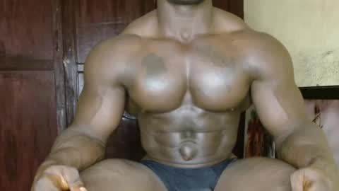 Snapshot of musclegodsammy23 chatting on March 13, 2026, 12:17 am musclegod23 online show from March 13, 2026, 12:17 am