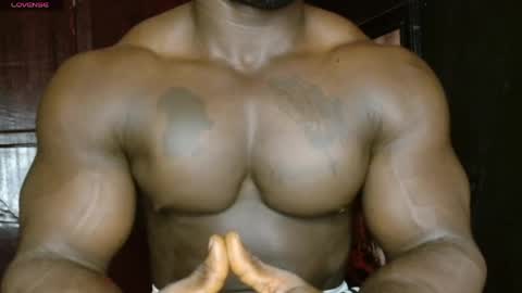 Snapshot of musclegodsammy23 chatting on April 5, 2026, 3:04 am musclegod23 online show from April 5, 2026, 3:04 am