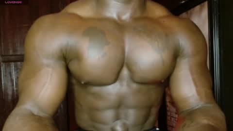 Snapshot of musclegodsammy23 chatting on April 7, 2026, 1:17 am musclegod23 online show from April 7, 2026, 1:17 am