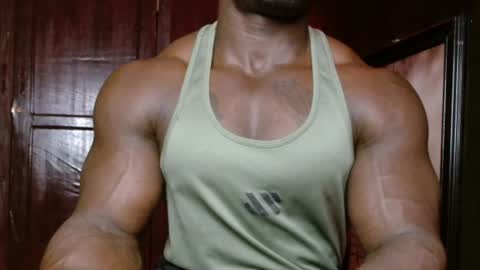 Snapshot of musclegodsammy23 chatting on April 11, 2026, 8:40 am musclegod23 online show from April 11, 2026, 8:40 am